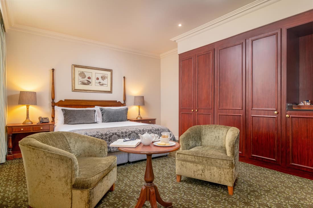 The Edward Hotel