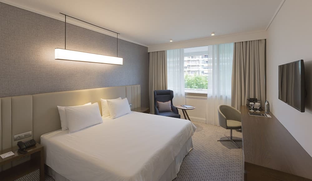Makedonia Palace