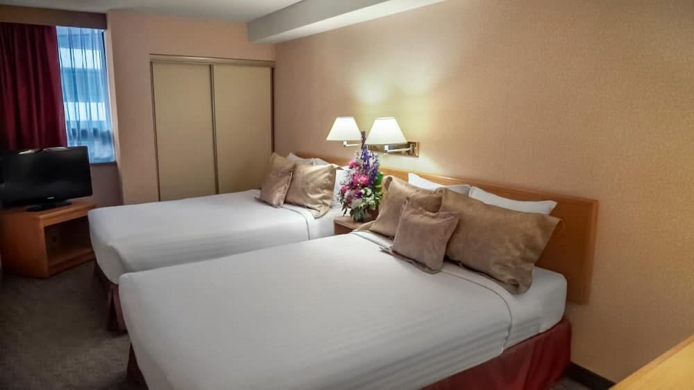 Cartier Place Suite Hotel
