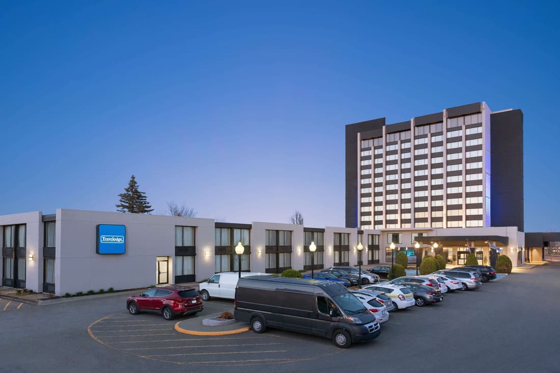 Travelodge by Wyndham Hotel & Convention Centre Quebec City