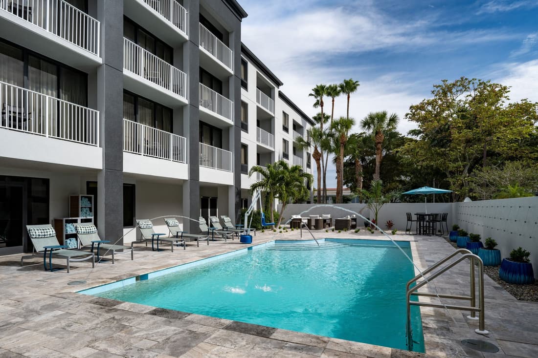 Courtyard by Marriott - Naples