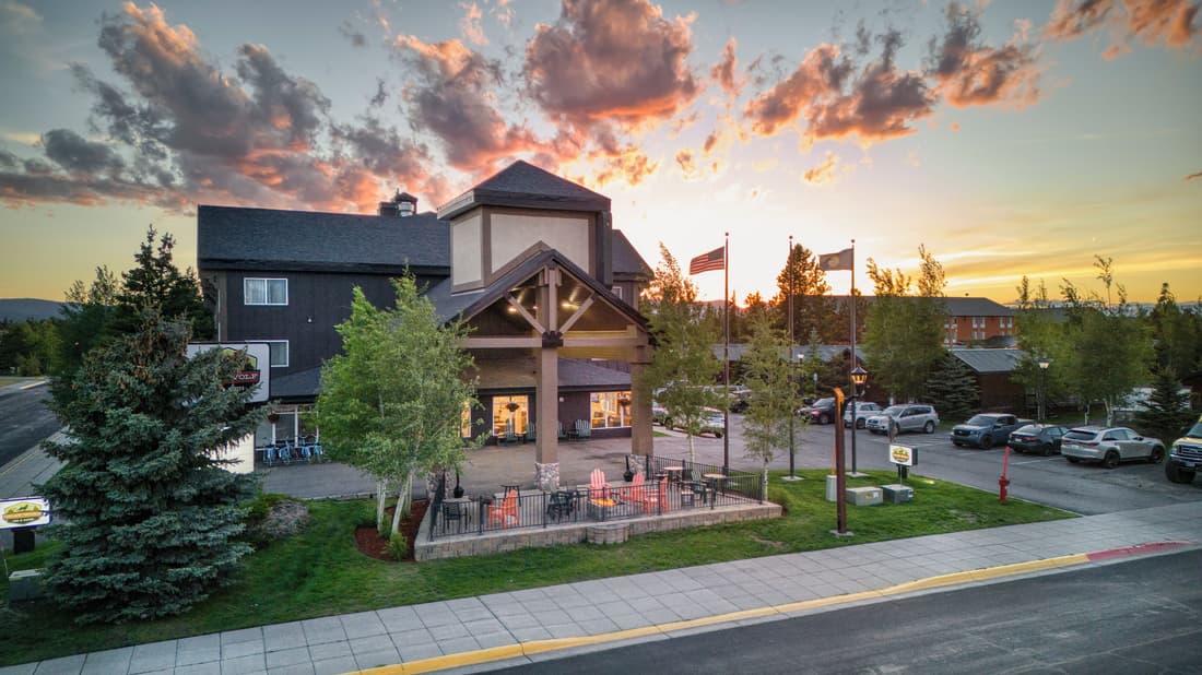 Gray Wolf Inn & Suites