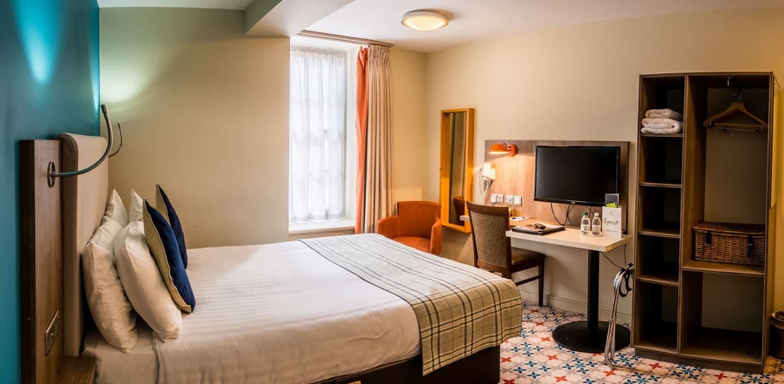 Cairn Hotel