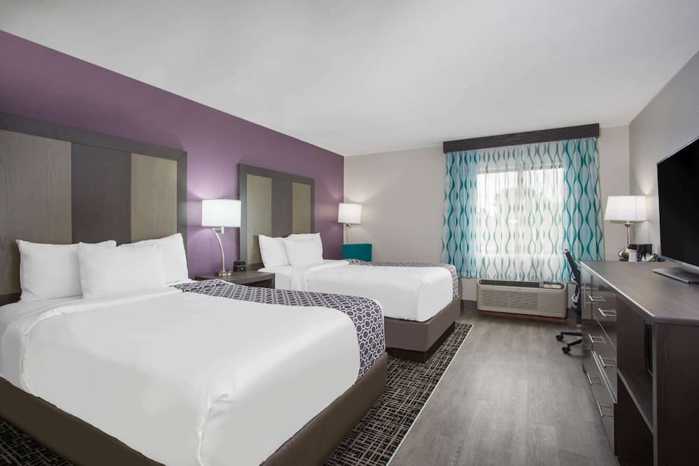 La Quinta Inn & Suites by Wyndham Roanoke Salem