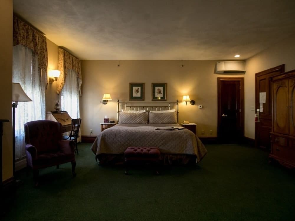 Hotel Ruby Marie