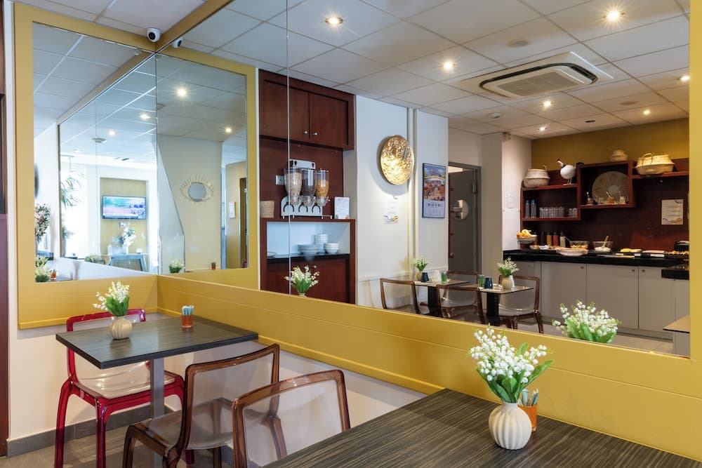 ACCUEIL HOTEL PARIS PIGALLE MONTMARTRE – Hôtel rénové