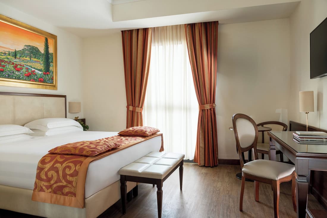 Hotel Athena