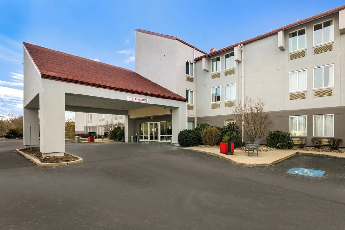 Red Roof Inn PLUS+ Boston - Logan