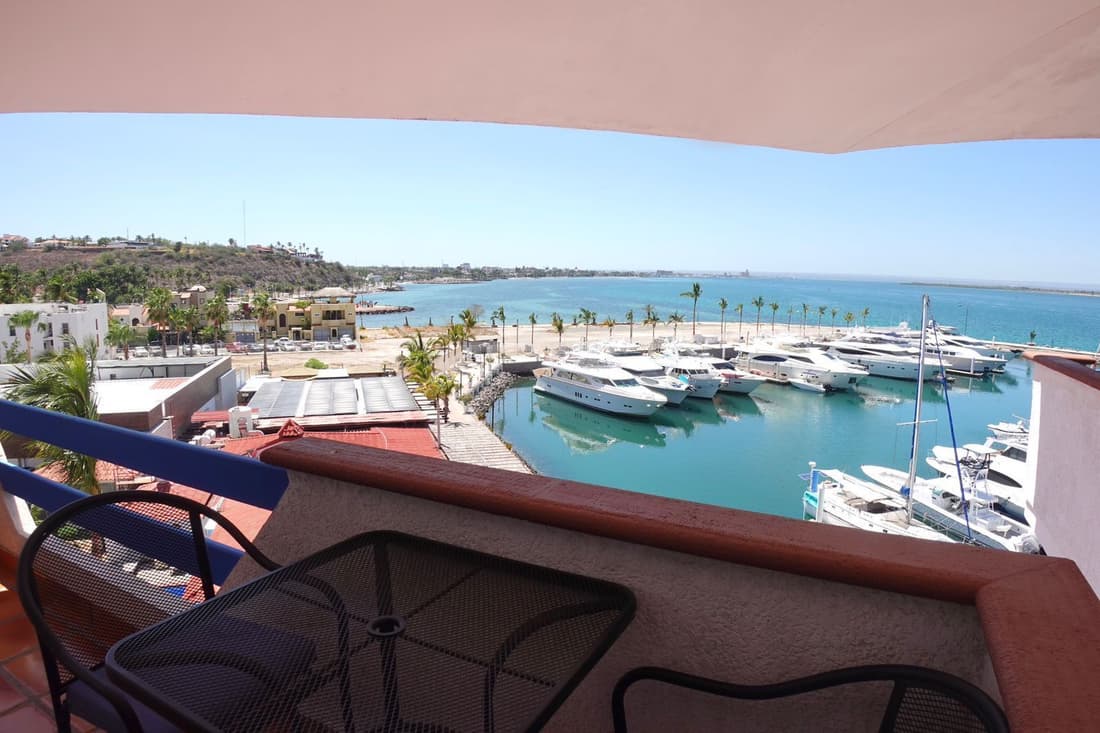 The Westmarine Waterfront Hotel