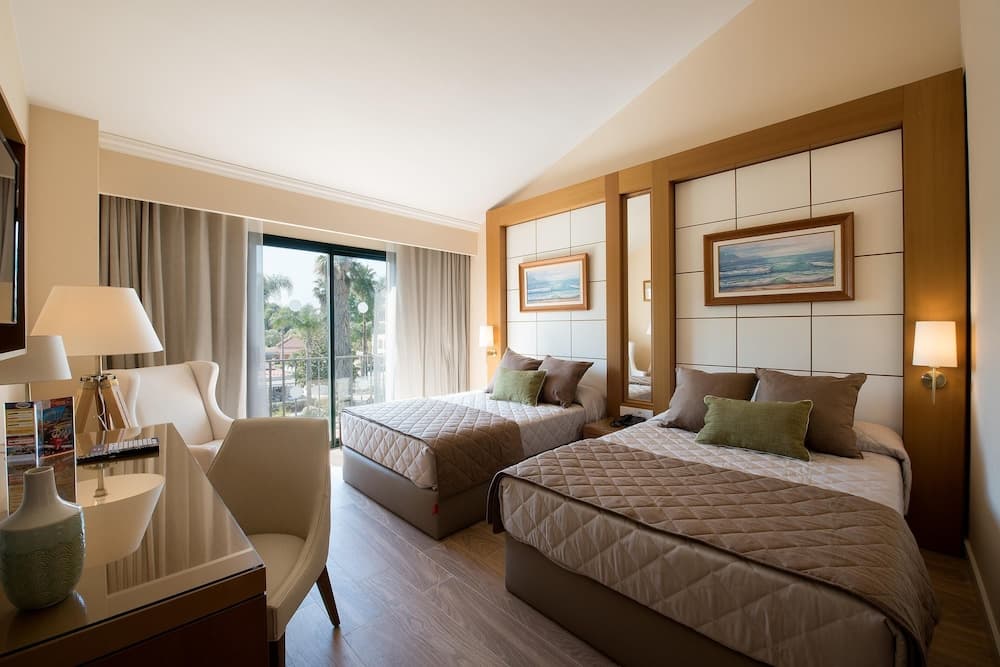 Hotel PortAventura - Includes unlimited access to PortAventura Park & 1 day access to Ferrari Land
