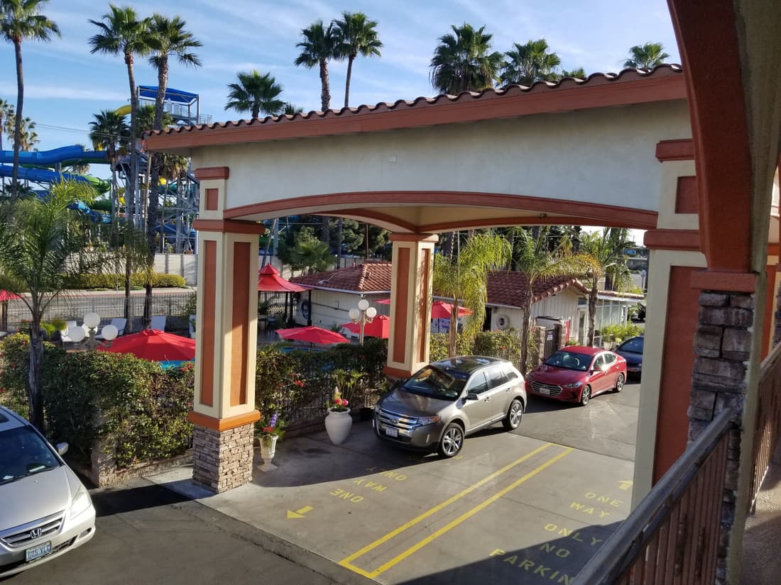 Best Inn & Suites
