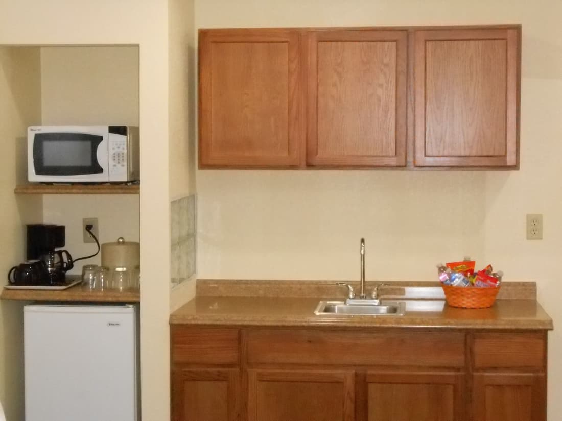 Best Inn & Suites