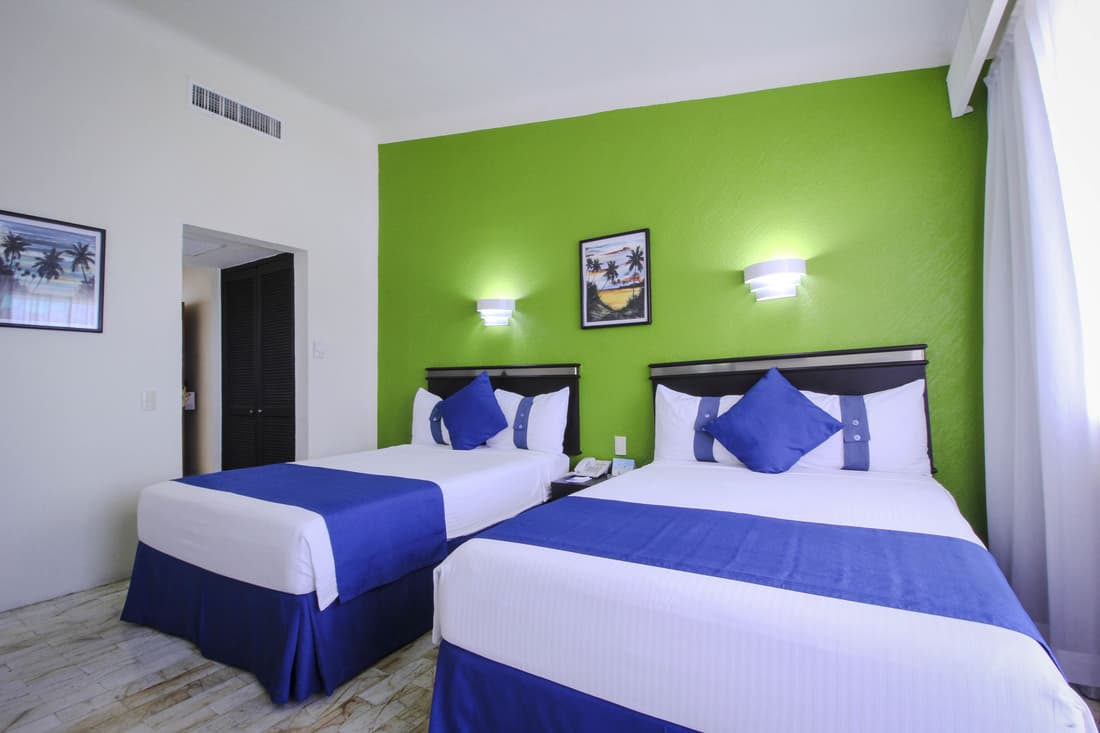Aquamarina Beach Hotel