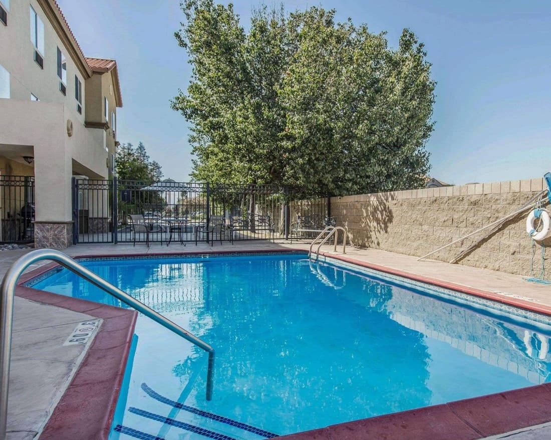 Comfort Suites Bakersfield