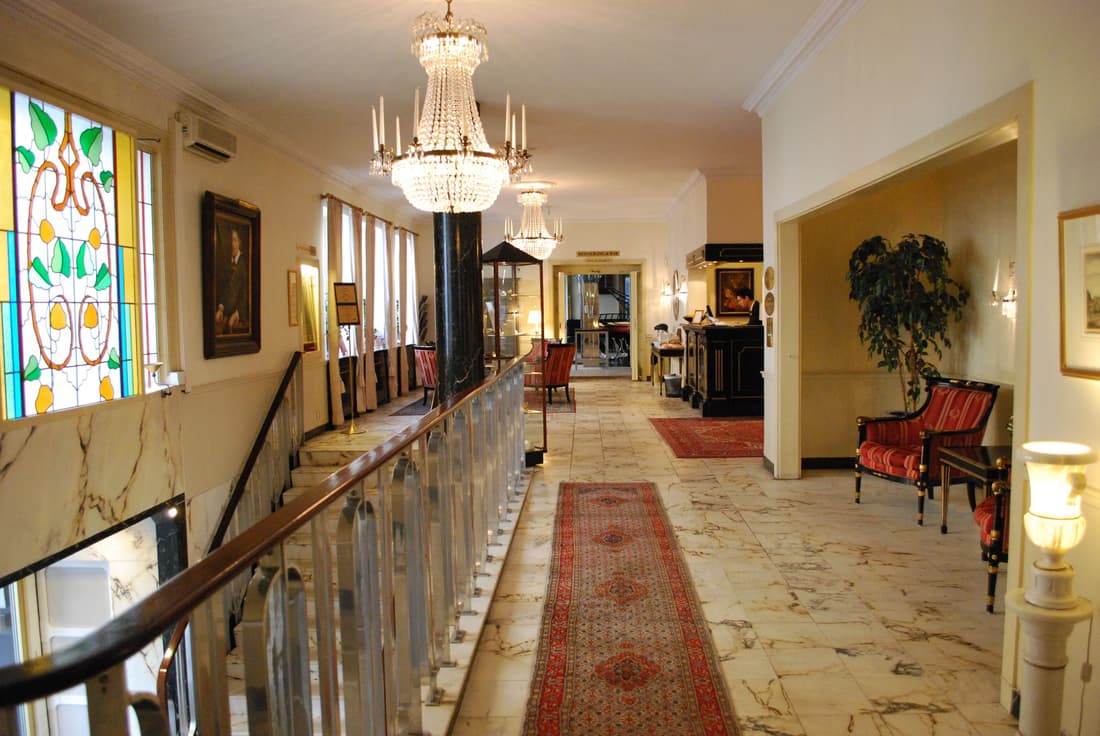 Mayfair Hotel Tunneln