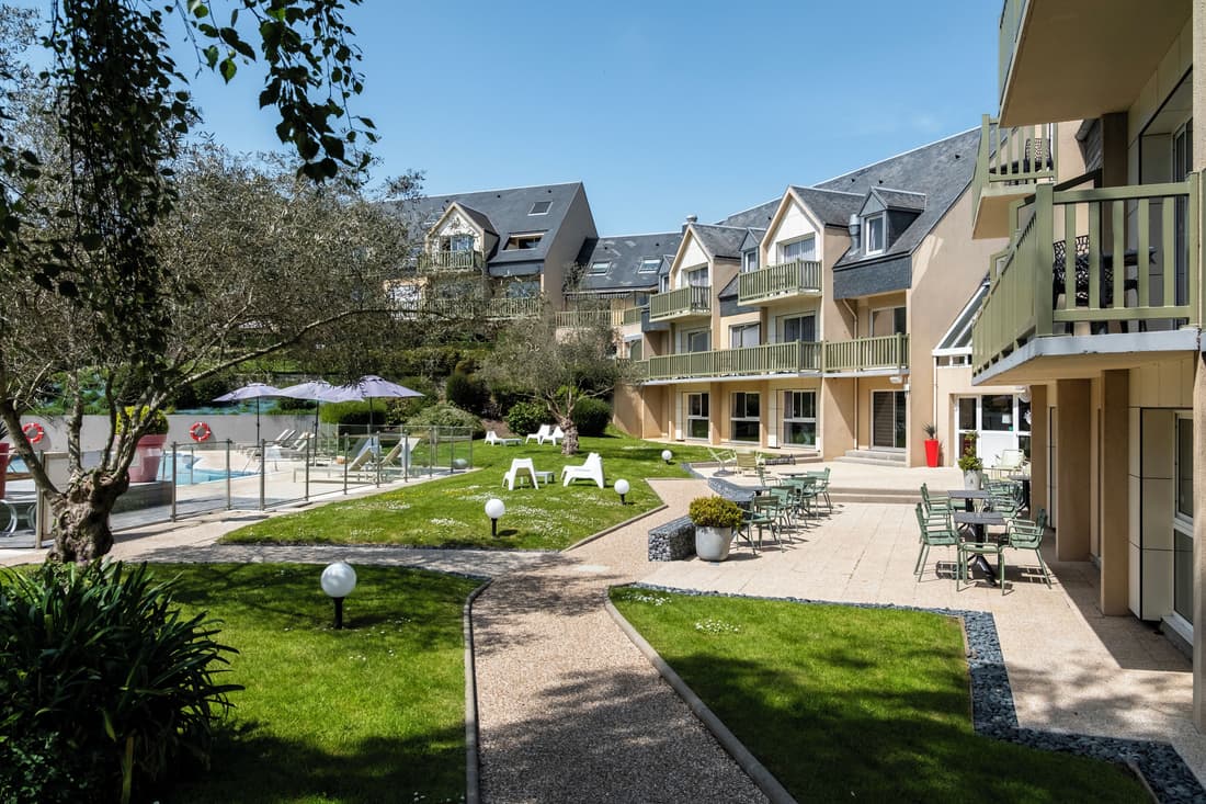 Mercure Omaha Beach Hotel