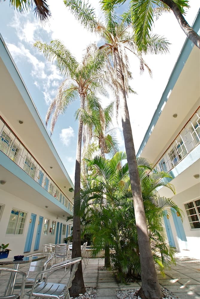 Aqua Hotel & Suites