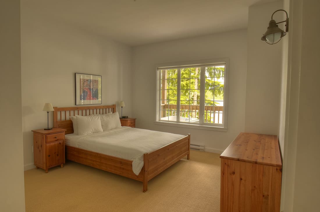 Waters Edge Shoreside Suites