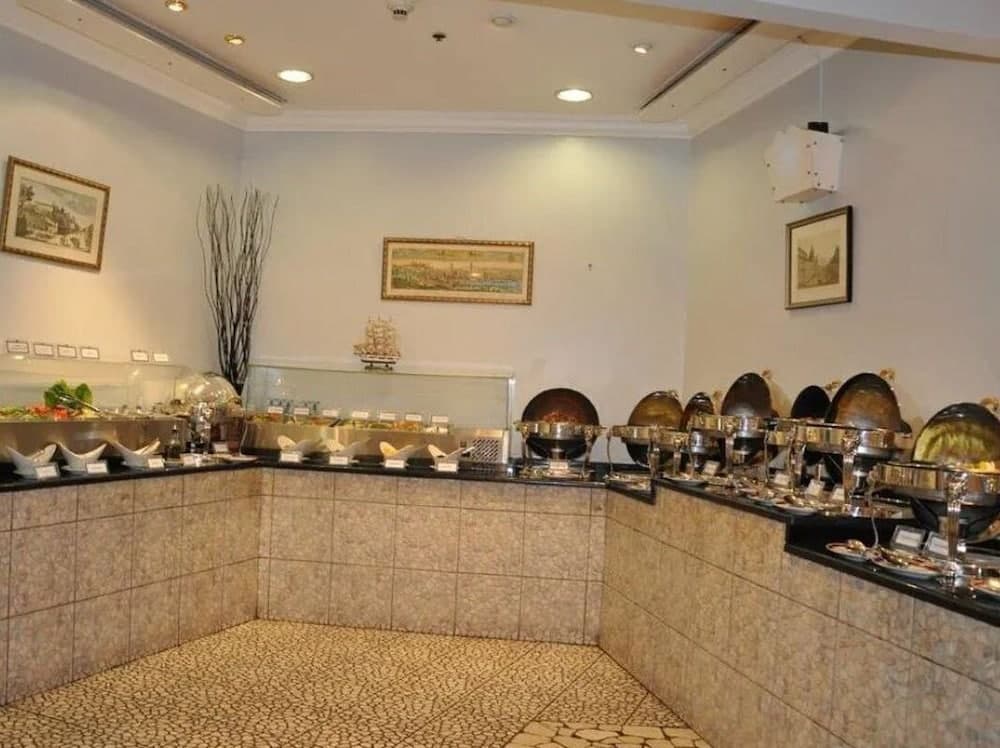 Grand Continental Hotel