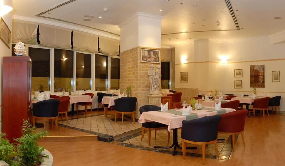 Grand Continental Hotel