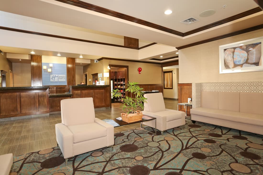 Holiday Inn Express & Suites - Vernon by IHG