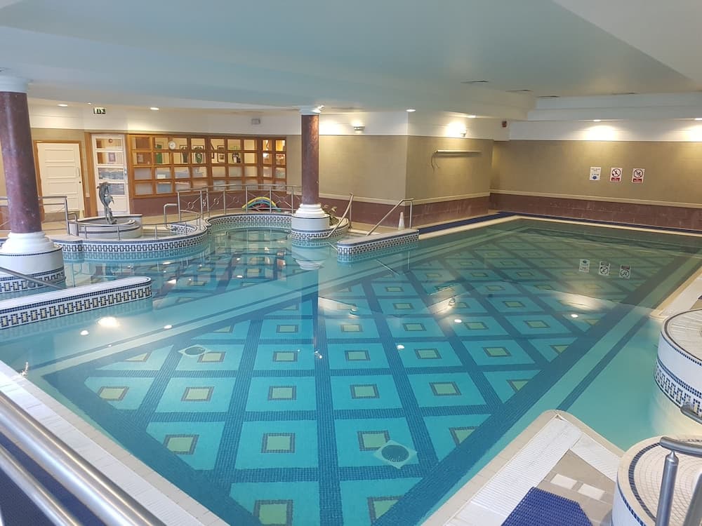 La Mon Hotel And Country Club