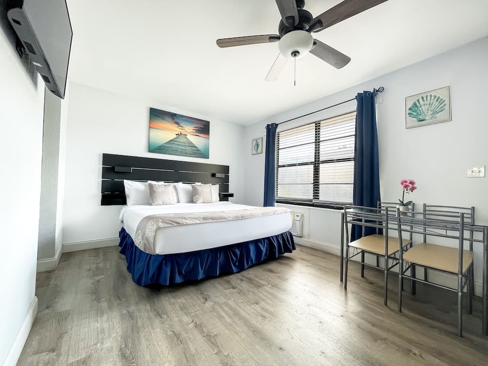 Silver Spray Motel