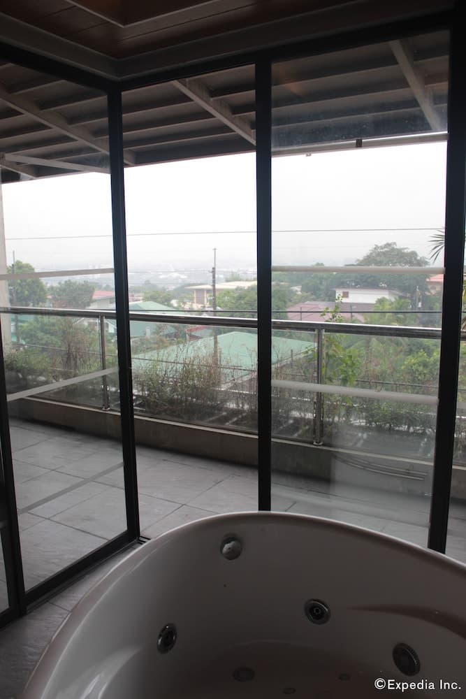 Soleste Suites