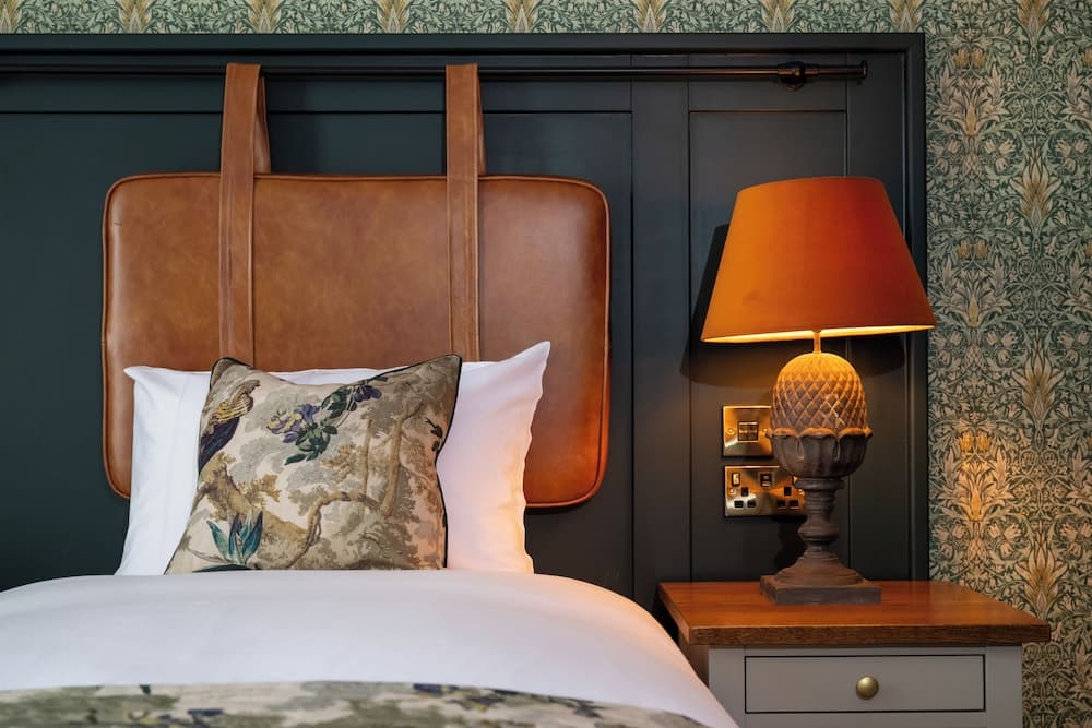 Wheatsheaf Hotel - Virginia Water by Chef and Brewer Collection