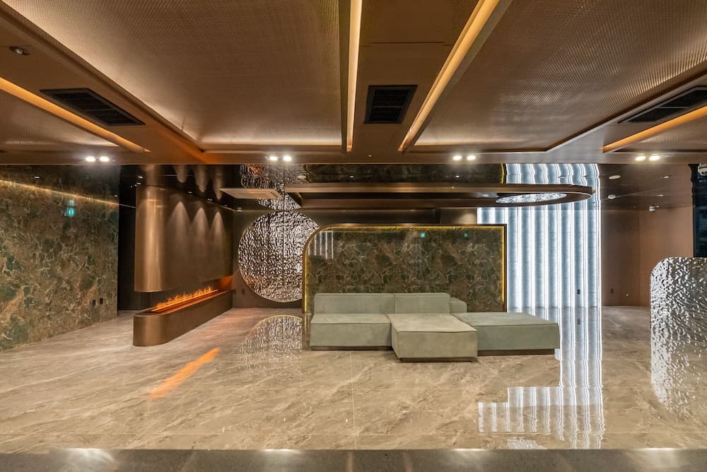 Amber Hotel Central