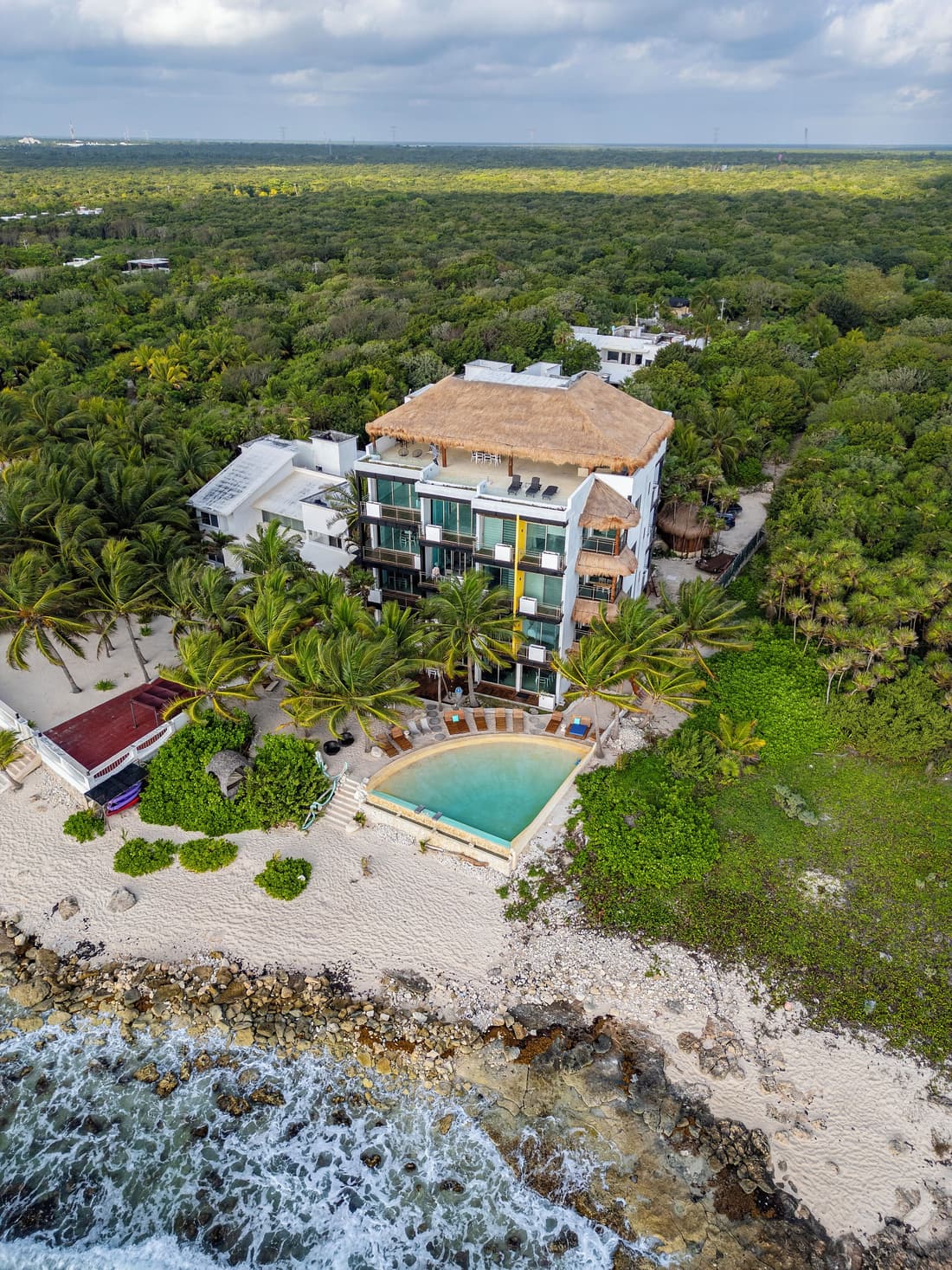 Angelina 28 Beachfront and Family Apartments - Modern and Relaxing Long Stays (20 min from Cancun Airport)