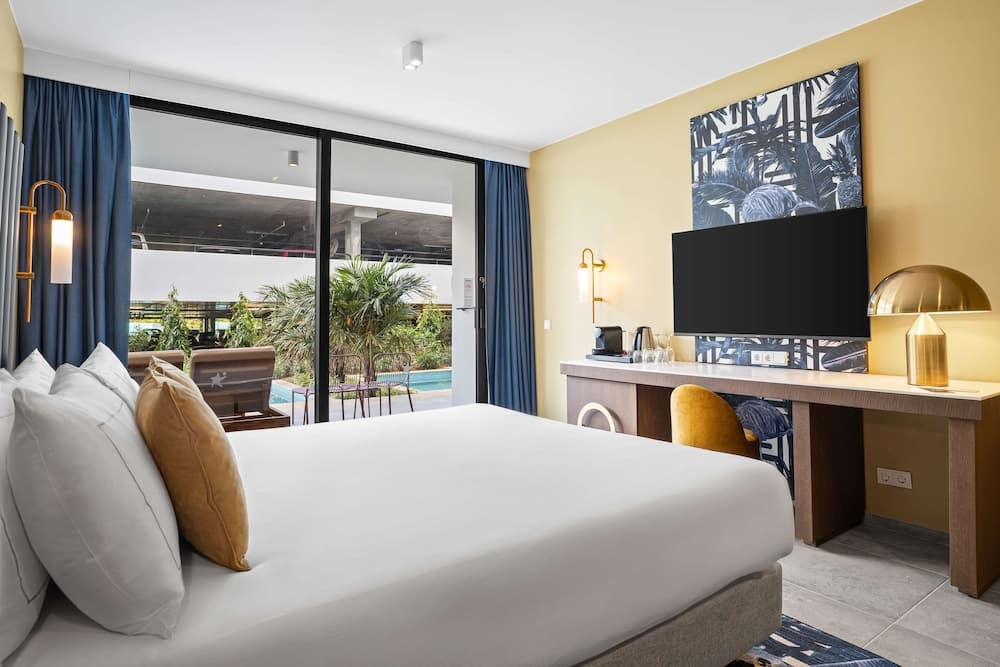 The Rif at Mangrove Beach Corendon Curacao All-Inclusive, Curio by Hilton