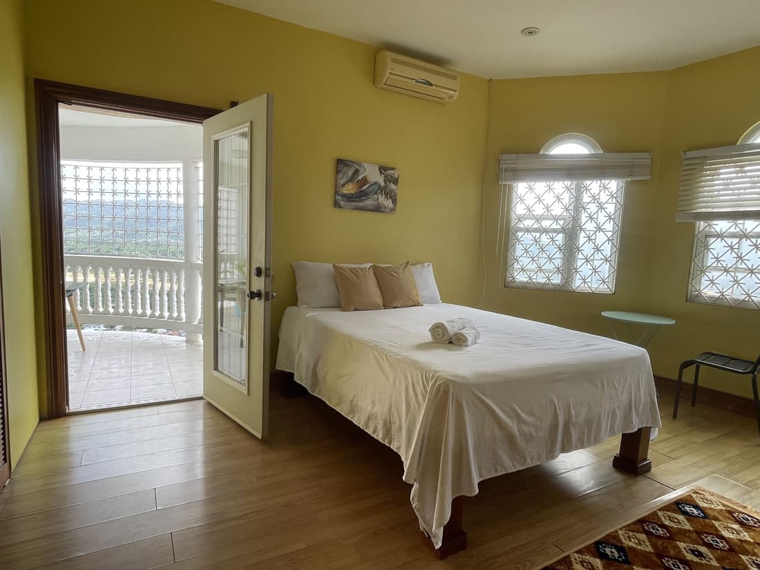 Skyline Suites Sunset Room 1 Bedroom Home by RedAwning