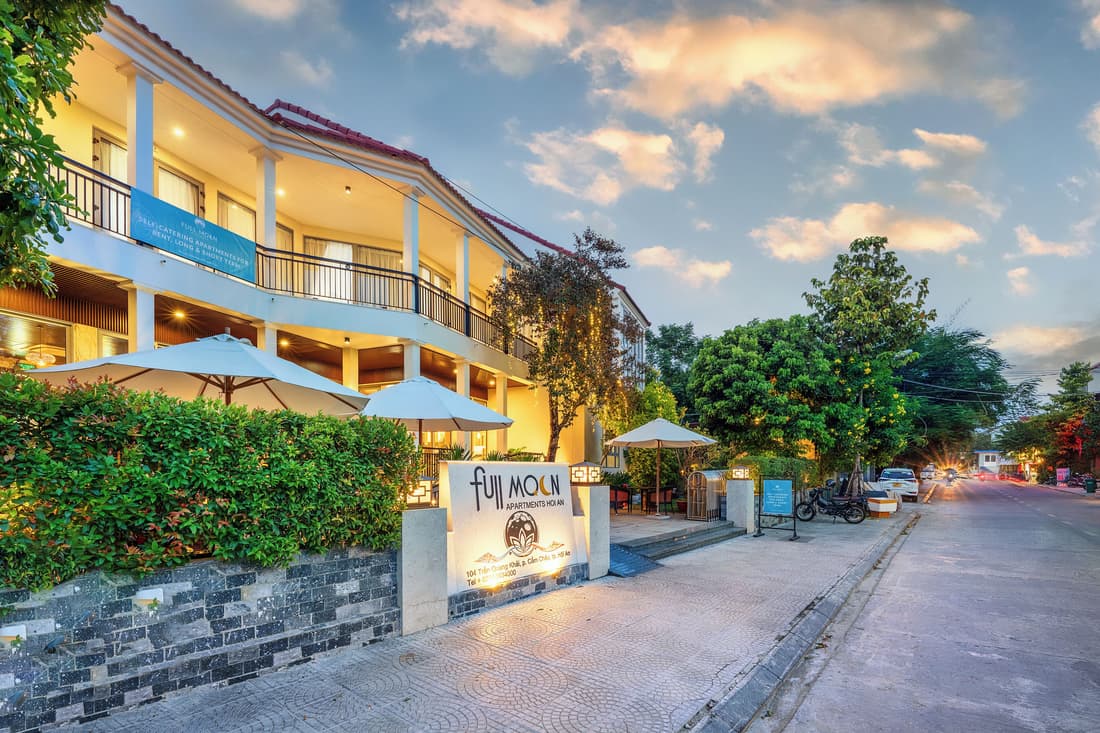 Full Moon Apartments