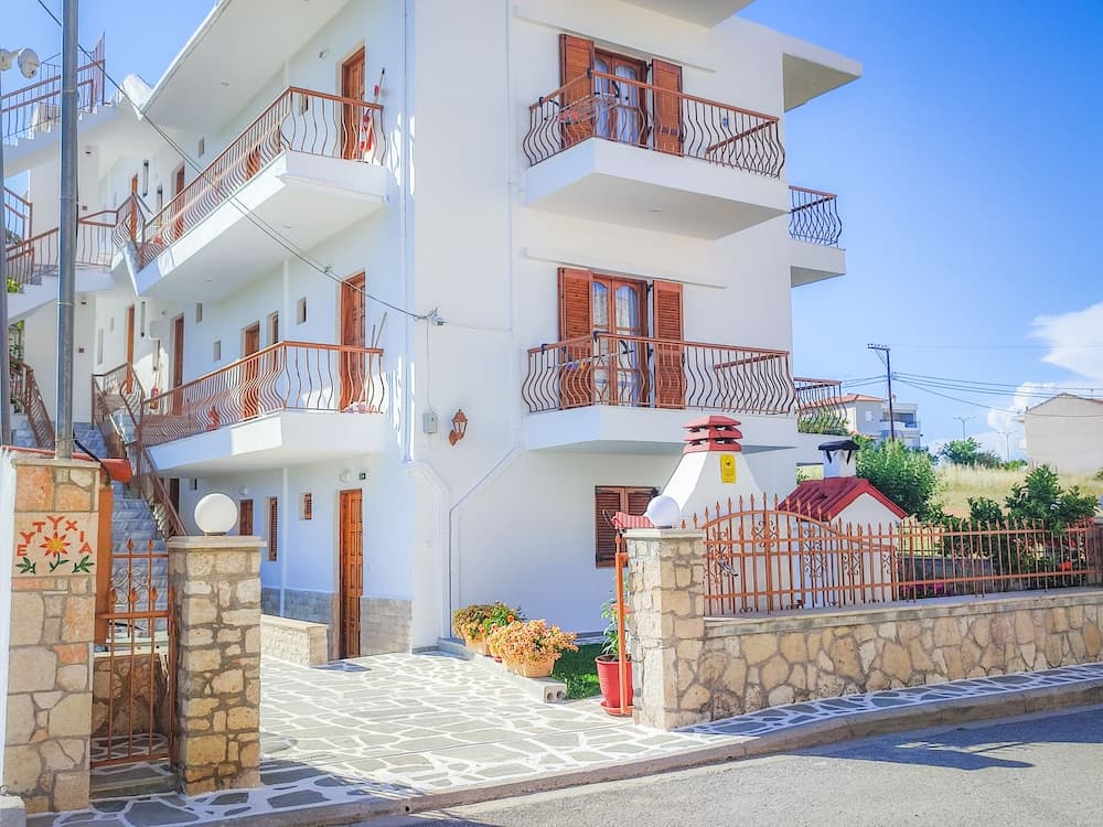 Apartments Eytyxia