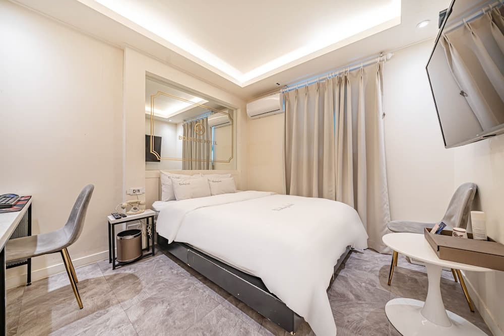 DK Hotel
