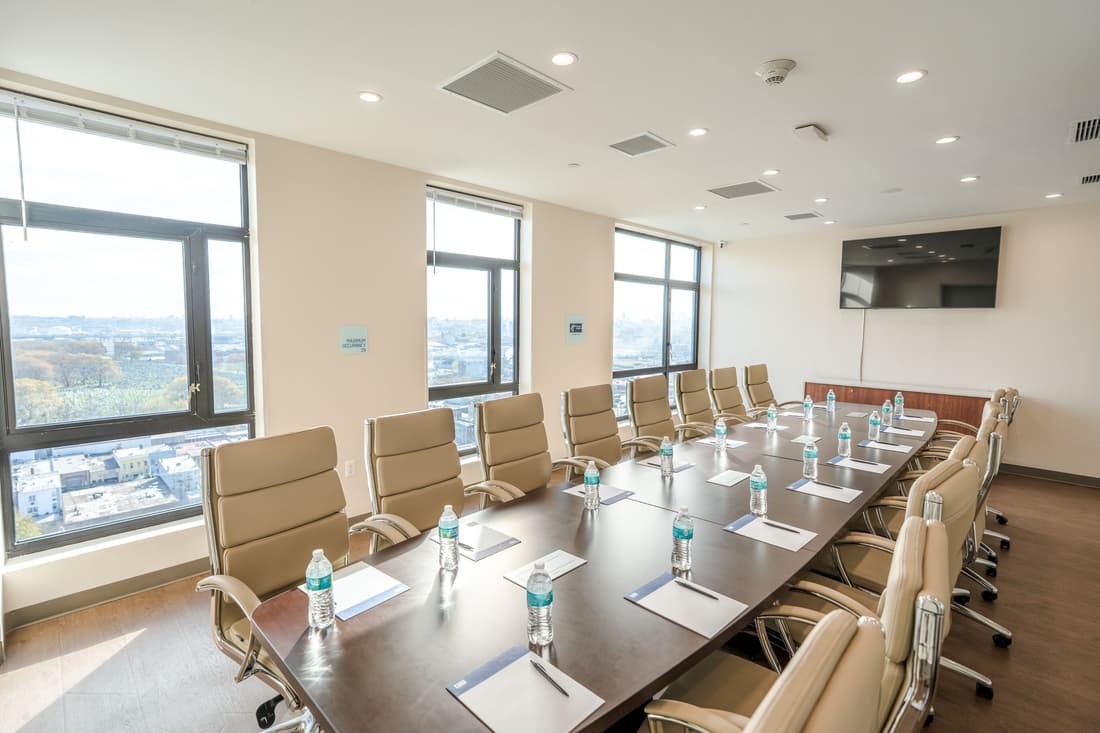 Holiday Inn Express Long Island City E New York by IHG