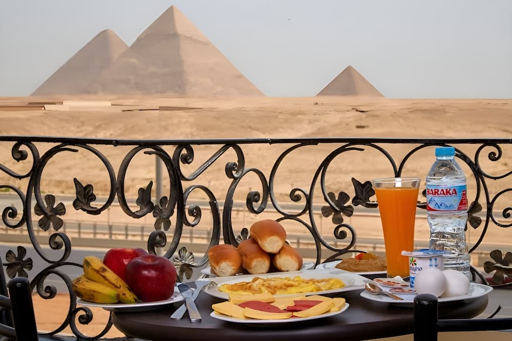Pyramids planet hotel