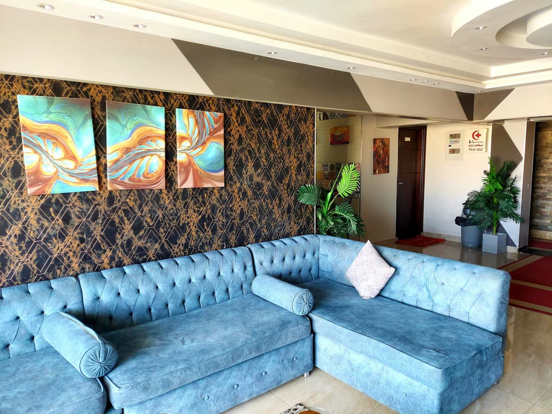 Pyramids planet hotel