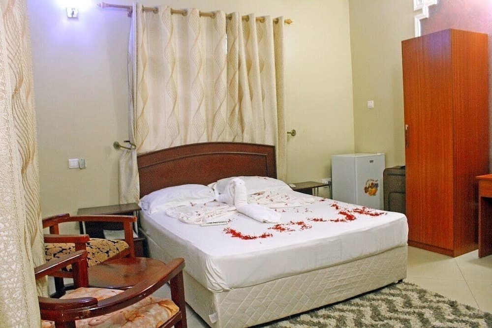THE ART HOTEL