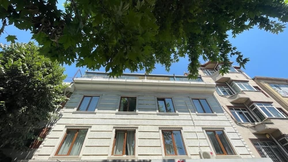 Rozza Hotel