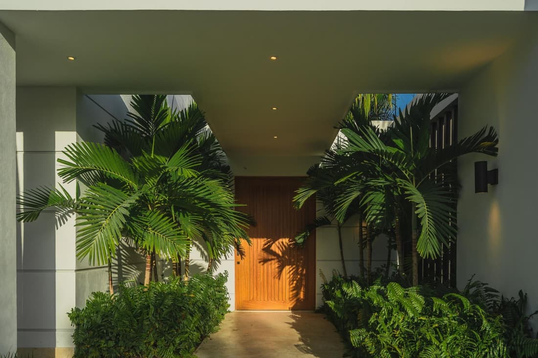 New Lake Front Villa in Golf and Beach Resort