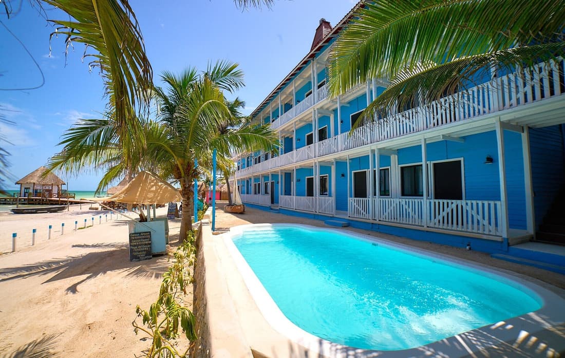 El Faro Beach Front by ÓOL Hotels