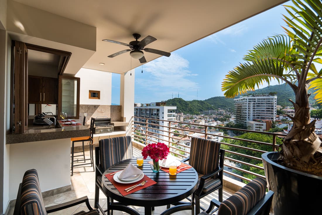 Pinnacle Resorts 220