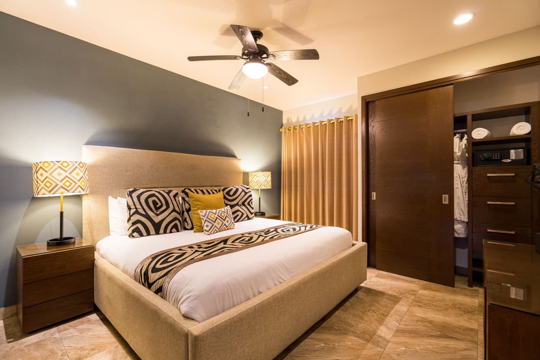 Pinnacle Resorts 220