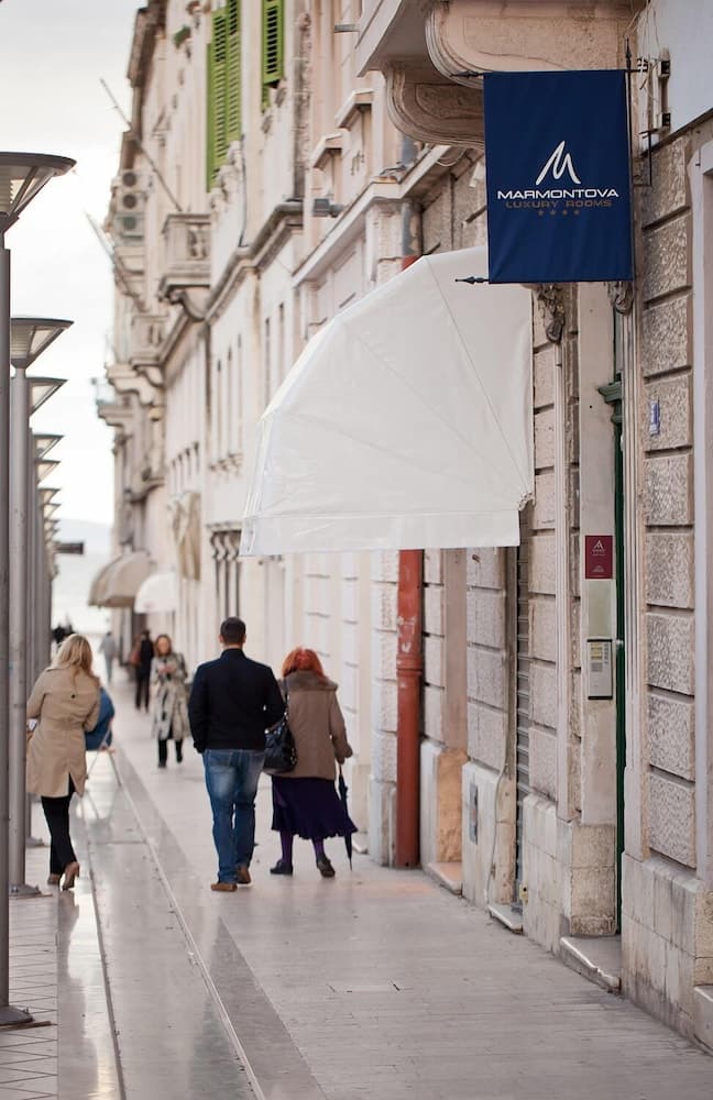 Marmontova Luxury Rooms
