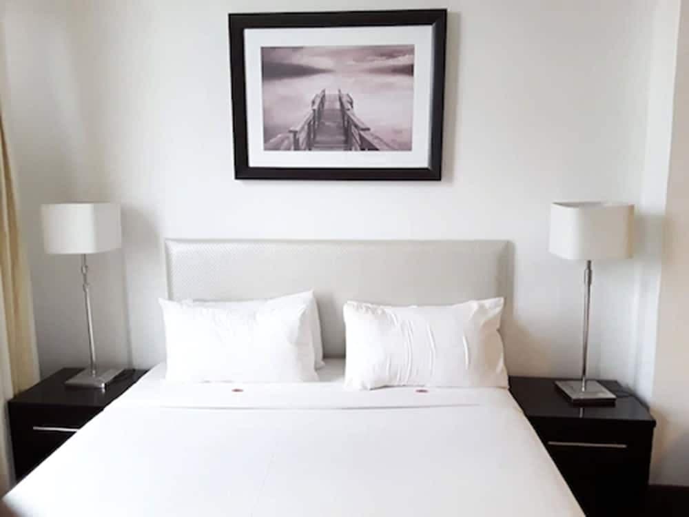 Parade Hotel