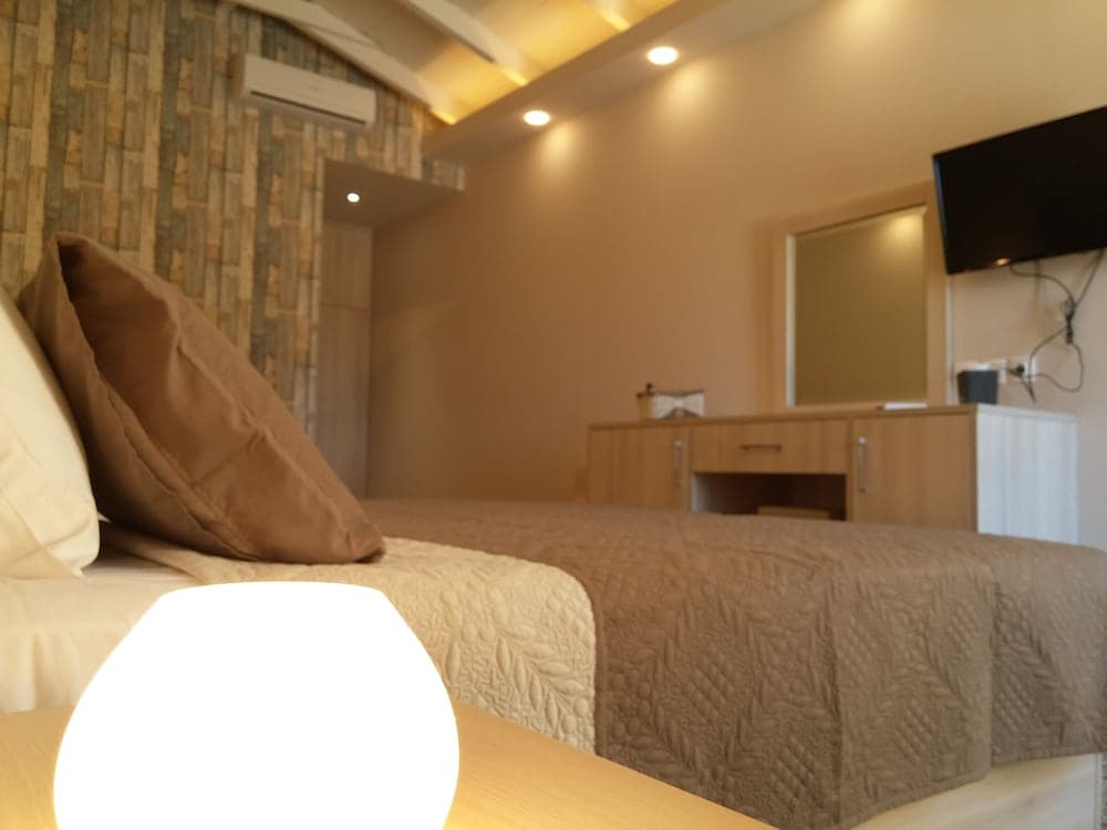 Anetis Beach Hotel