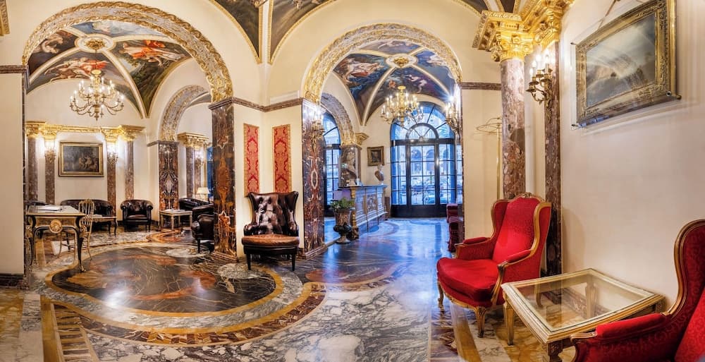Des Epoques Hotel