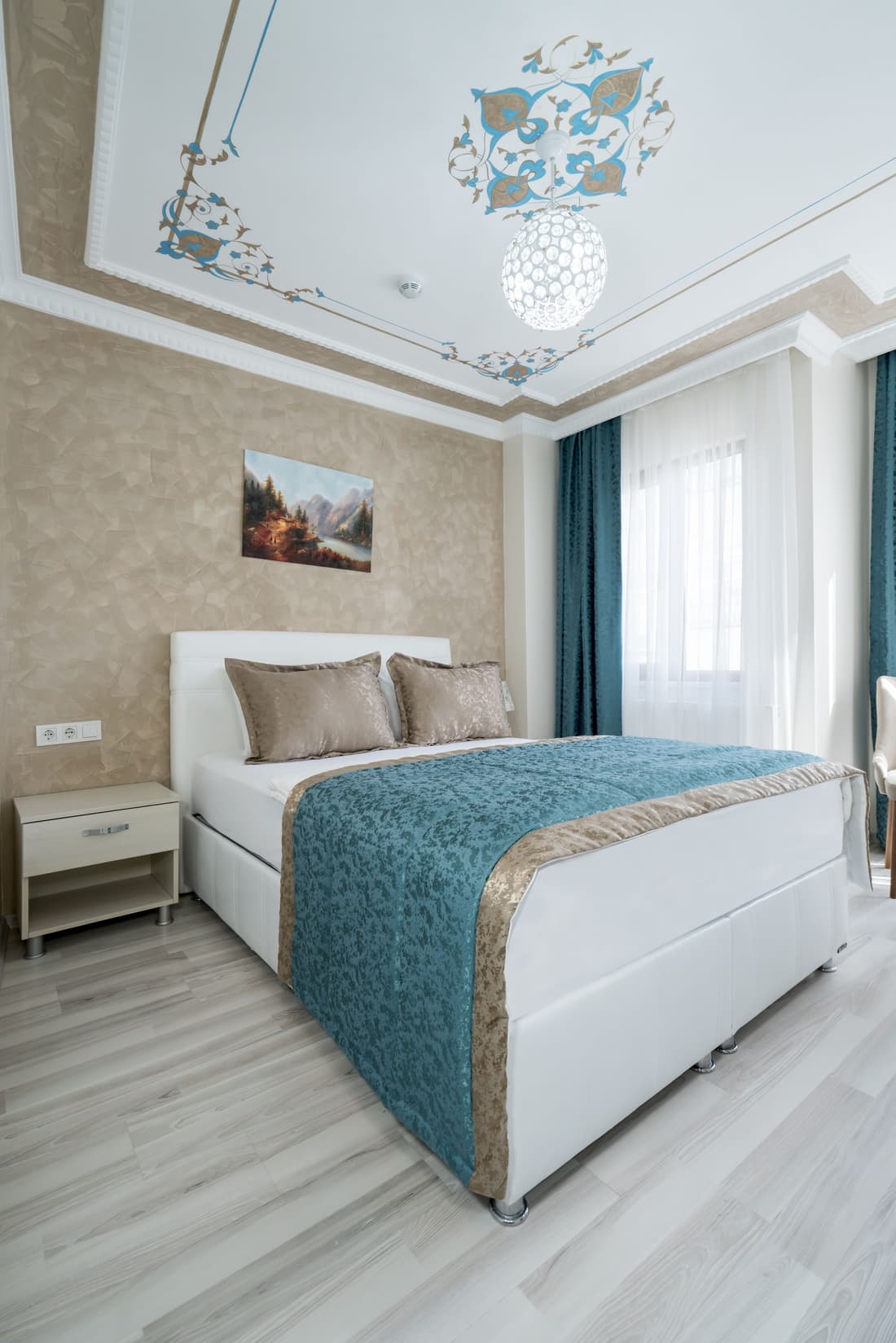 Atam Suites & Apart